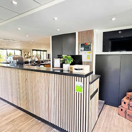 Hotel Campanile D'abeau - Bourgoin Jallieu 3*