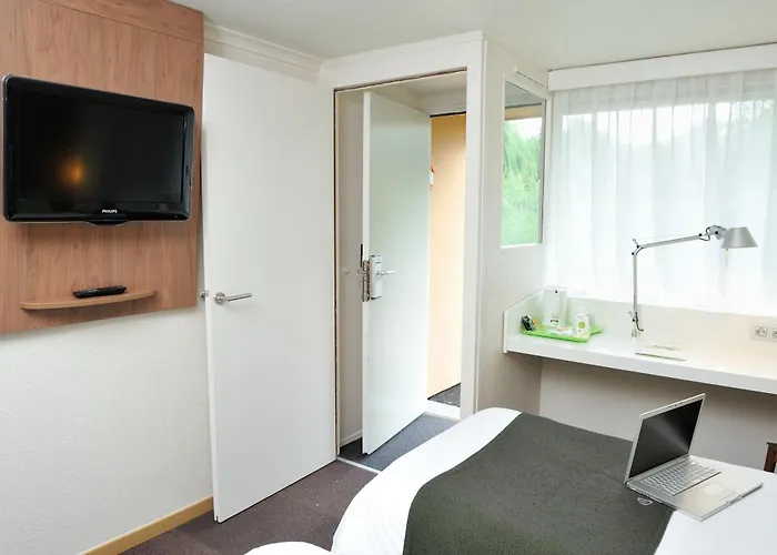 Campanile D'abeau - Bourgoin Jallieu Hotel 3*